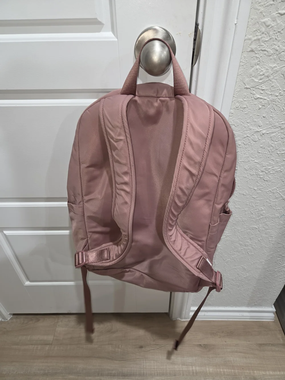 lululemon athletica Ashen Rose Everyday Backpack - Picture 4 of 9